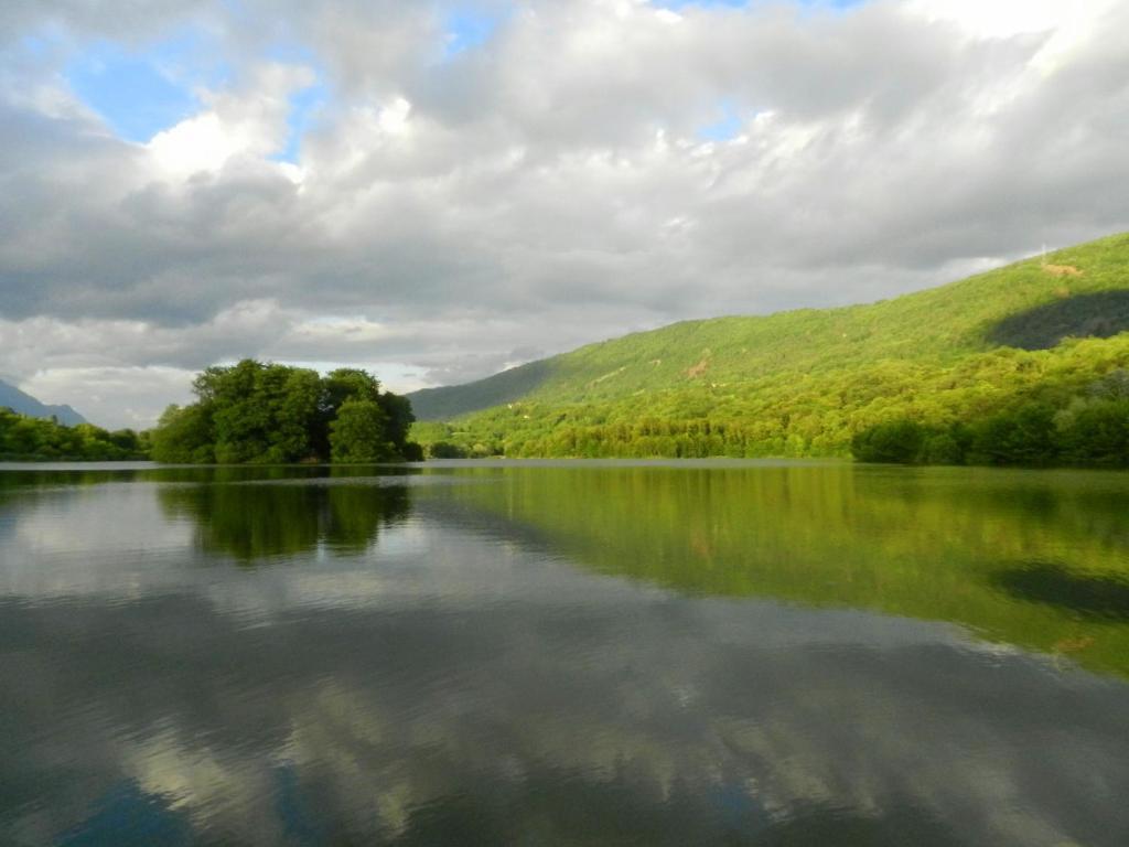 Gite Les Platanes Sainte-Helene-du-Lac Luaran gambar